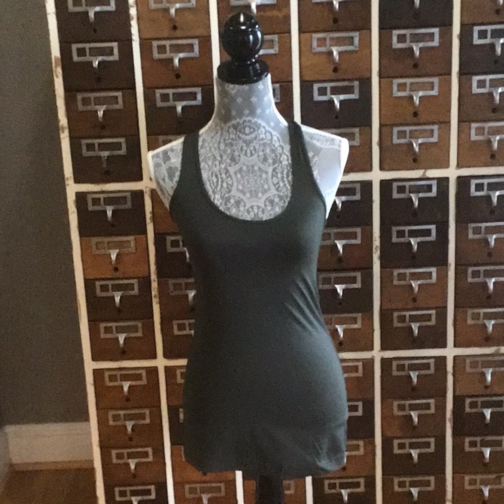 Lululemon tank